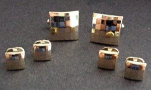 7047
